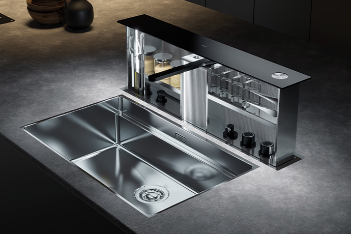 Franke célèbre le maître d’air Roblin à Paris avec un éclat de Supernova