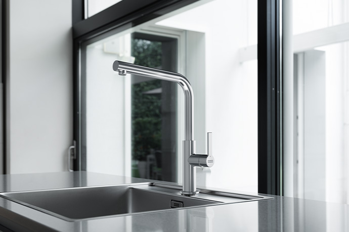 Franke célèbre le retour du chrome avec la gamme Maris Slim