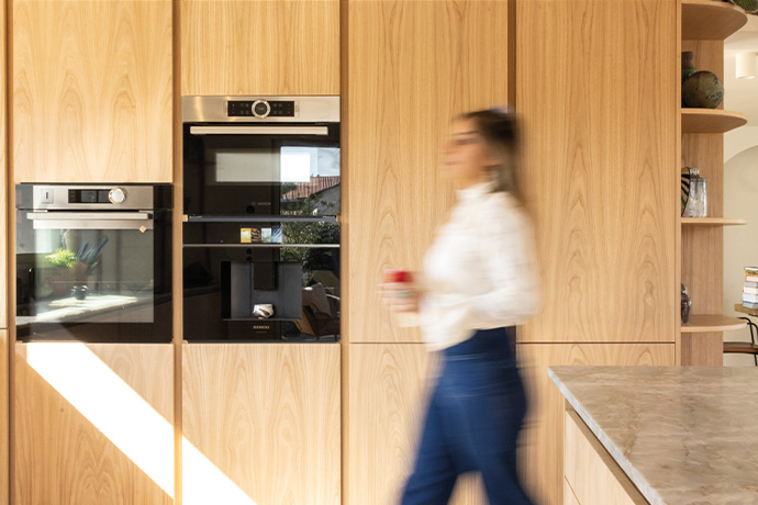 Inova Cuisine remet le châtaignier à l’honneur avec sa nouvelle collection Origine