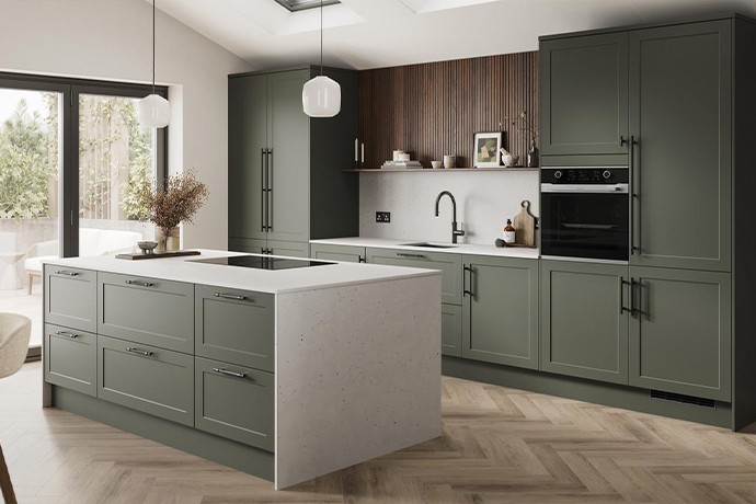 Howdens rhabille son catalogue cuisine avec Frome et Winterton Brillant
