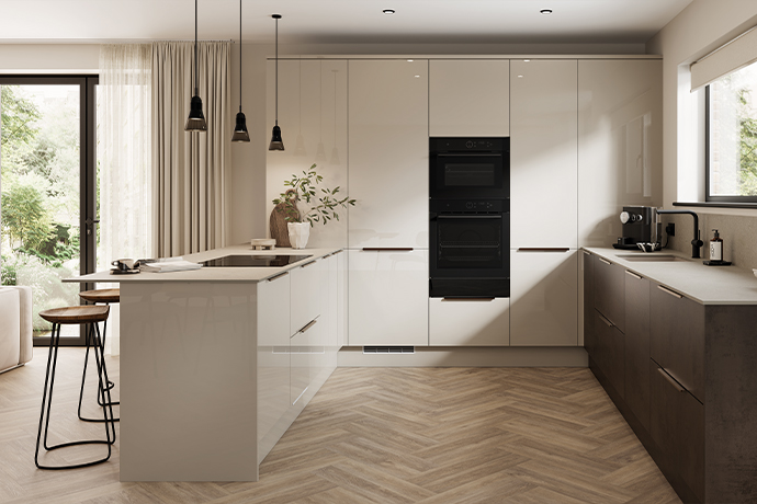 Howdens rhabille son catalogue cuisine avec Frome et Winterton Brillant