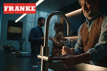 Franke dévoile sa nouvelle campagne TV pour le Mythos Water Hub 
