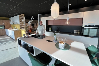 Cyril Meunier : une double réussite professionnelle en cuisine équipée et literie 