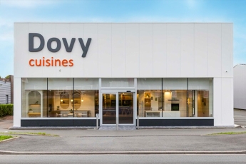 Cuisines Dovy ouvre un 3<sup>e</sup> showroom en France, à Lomme, et fête ses 45 ans